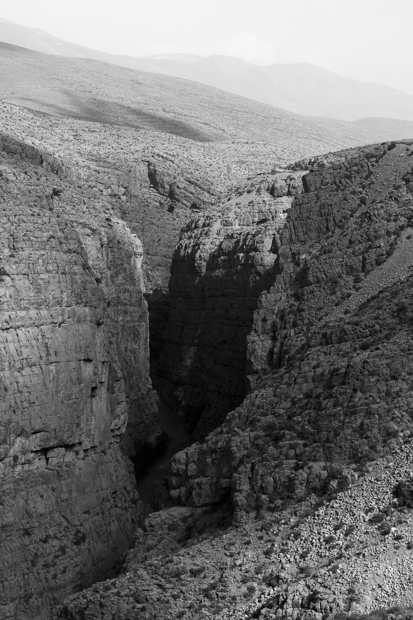 Situadas en el Alto Atlas, las áridas Gargantas del Dadés comienzan al norte de la localidad de Boumalne. <br>Acantilados de 300 metros de altura y 27 km de largo se extienden por el profundo valle del Dadès, nombre del río que las excava.